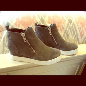 Steve Madden Wedgie Wedge sneakers - size 8